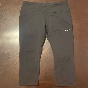 black nike crop leggings size m